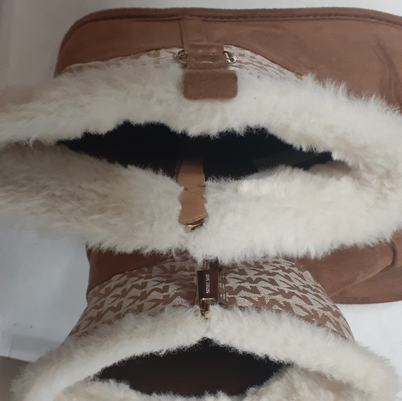 Michael Kors Winter Monogrammed Boots- Sz 5 - Picture 4 of 6